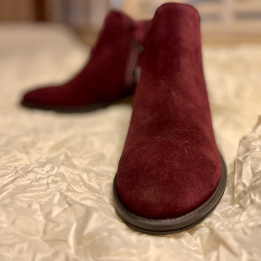 Di Fontana burgandy suede Western style ankle boots NWTsize 38